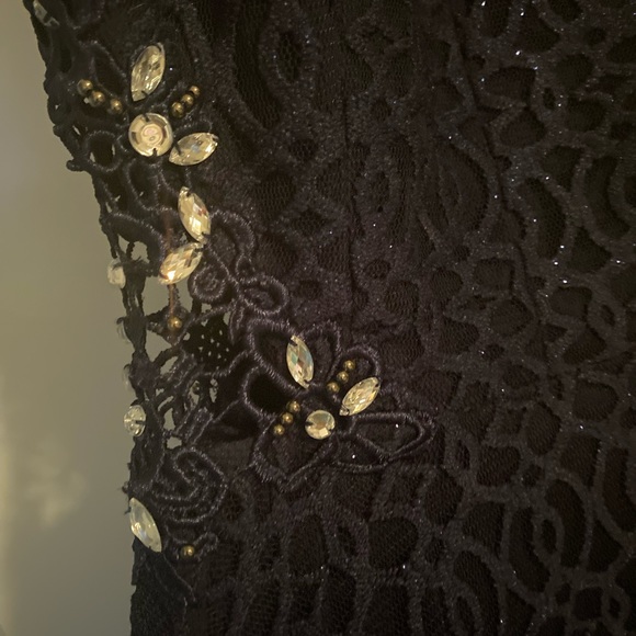 🌶 Date night pick 🌶 - Picture 3 of 5